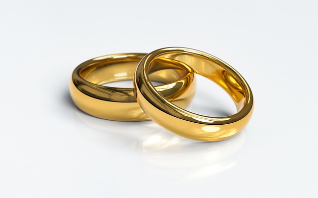 טבעת אירוסין וטבעת נישואין